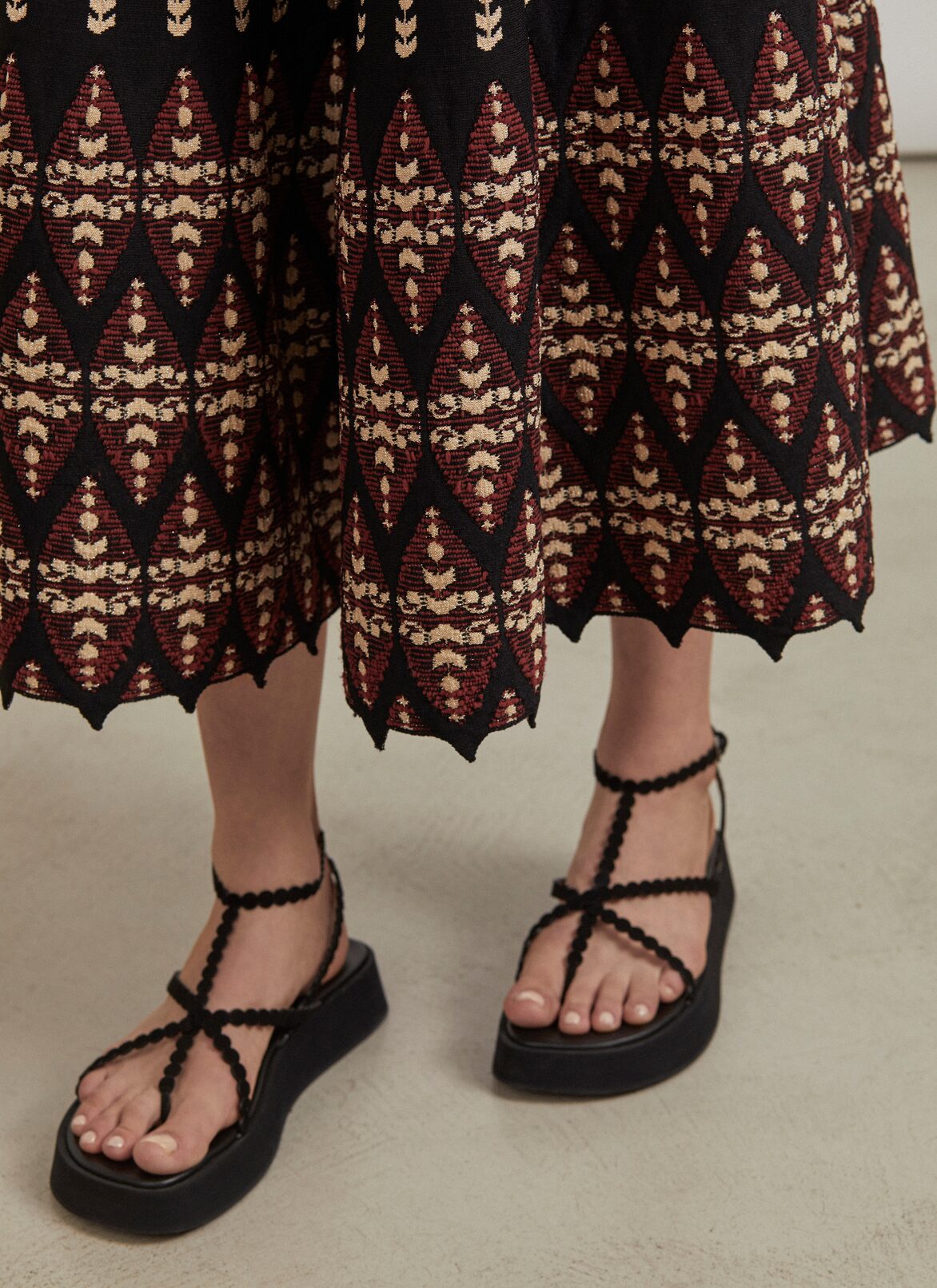 Jacquard knit culottes ALAÏA BLACK/GARNET JACQUARD KNIT CULOTTES